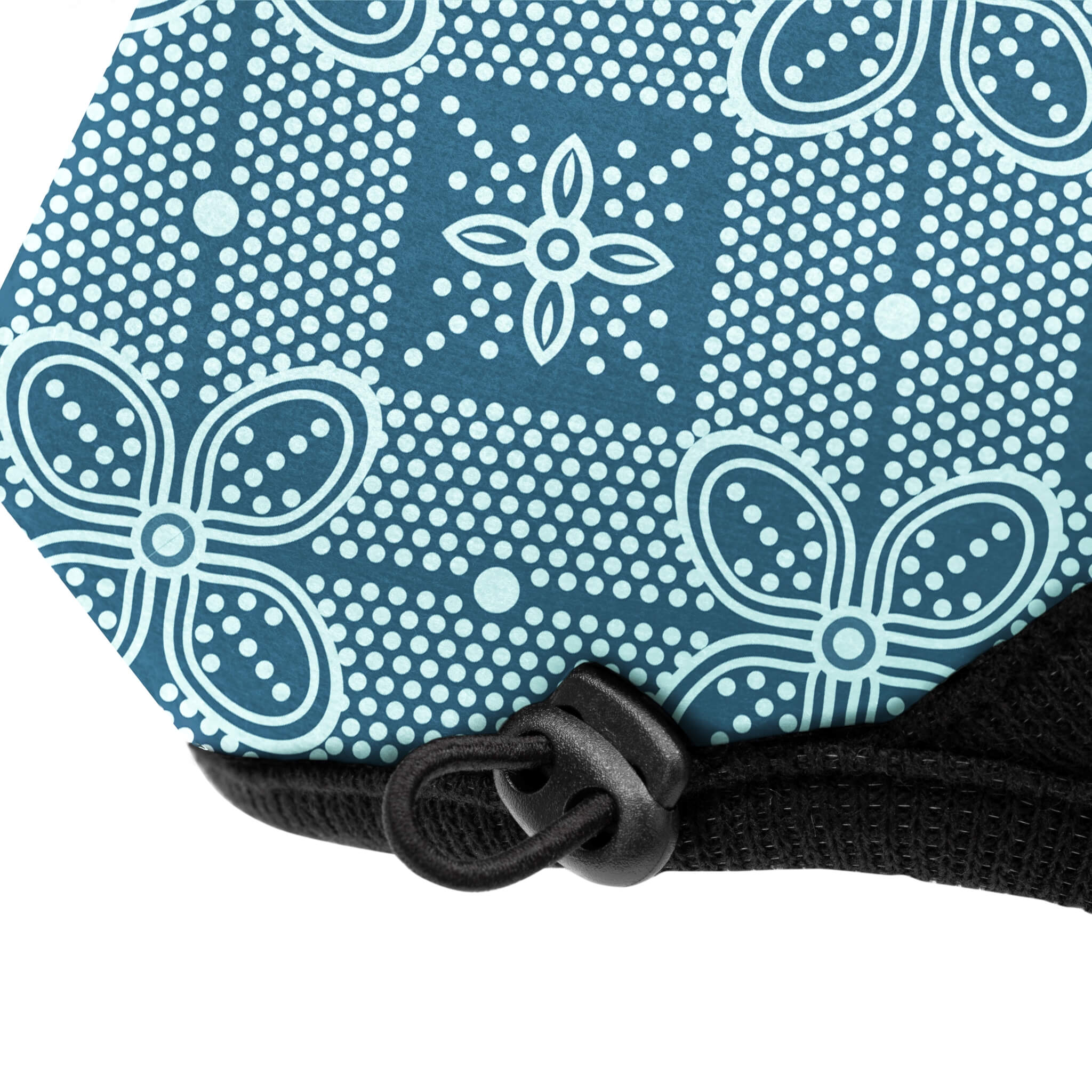 Close up image of Toggle on The Symons Non Valve Face Mask