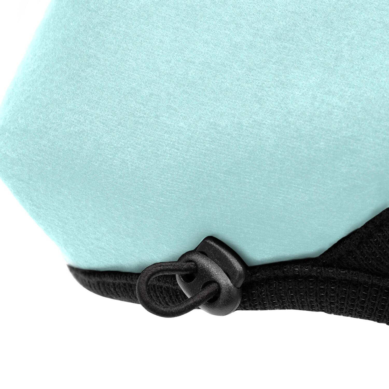 Close up image of the Toggle on The Beatrix Non Valve Face Mask